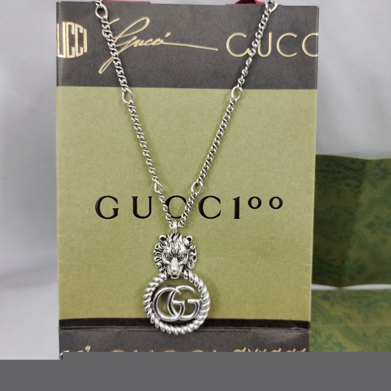 G*u*i necklaces